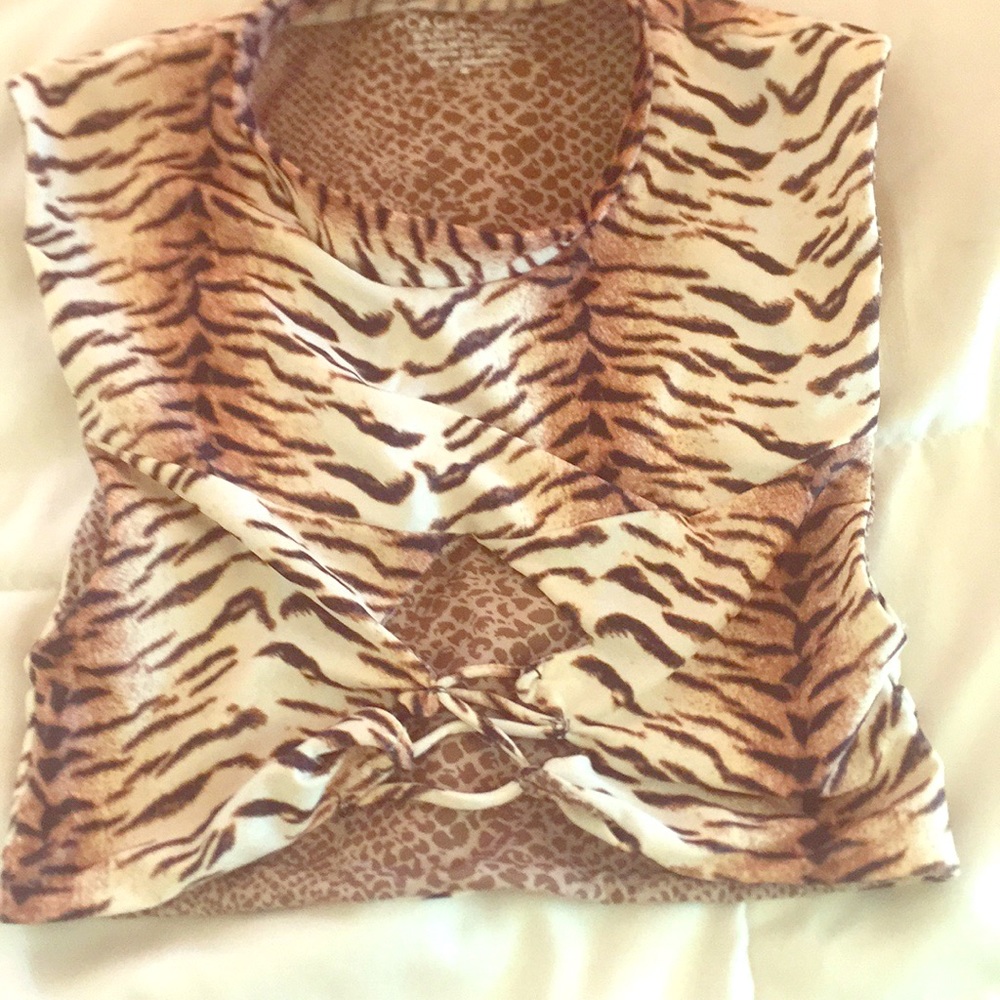 Tiger stripe top acacia